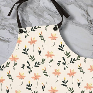 Honeysuckle Pattern Apron | Cute Floral Design | Kitchen Accessories | Cooking Accessories