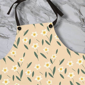Jonquil Pattern Apron | Cute Peachy Floral Design | Kitchen Accessories | Cooking Accessories