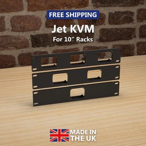 Puede incluir: Soportes de rack Jet KVM negros para racks de 10 pulgadas. La imagen muestra tres soportes de rack de metal negro con recortes rectangulares. El texto "FREE SHIPPING" y "Jet KVM For 10" Racks" es visible. El producto es "MADE IN THE UK".