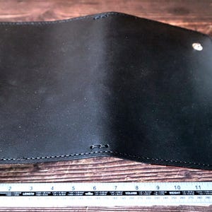 Portefeuille en cuir fait main | Format A5 noir ébène | Carnet de notes rechargeable Meadowgateleather véritable | Cadeau pour elle et lui