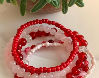 Red and Pink beaded bracelet stack. Gifts for her, friendship bracelets, seed bead jewelry, handmade gifts, handmade jewelry, gifts for mom