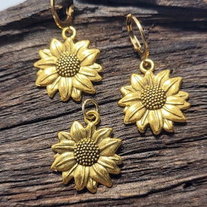 Gold Tone Sunflower Earrings and Pendant Set: Floral Charms