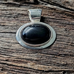 Vintage Oval Black Stone Pendant, Retro Jewelry, Christmas, Birthday Gift, Stocking Stuffer, Birthday Gift For Ladies