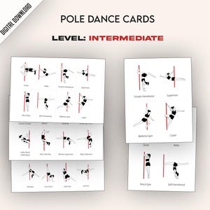 Può includere: Un set di 12 illustrazioni in bianco e nero di mosse di pole dance su carte bianche. Le carte sono etichettate con i nomi delle mosse, come "Scorpio Handstand", "Superman" e "Ballerina Spin". Le carte sono etichettate "Livello: Intermedio".