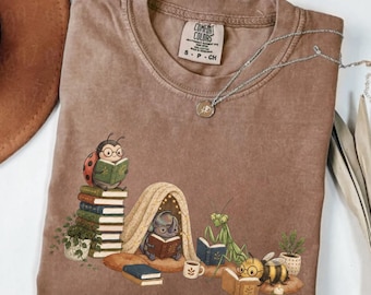 Bug Shirt, insect bookish lover tshirt, bugs tee, ladybug and praying mantis , beetle lovers tee, Cozy Reading T-Shirt, booktrovert gift