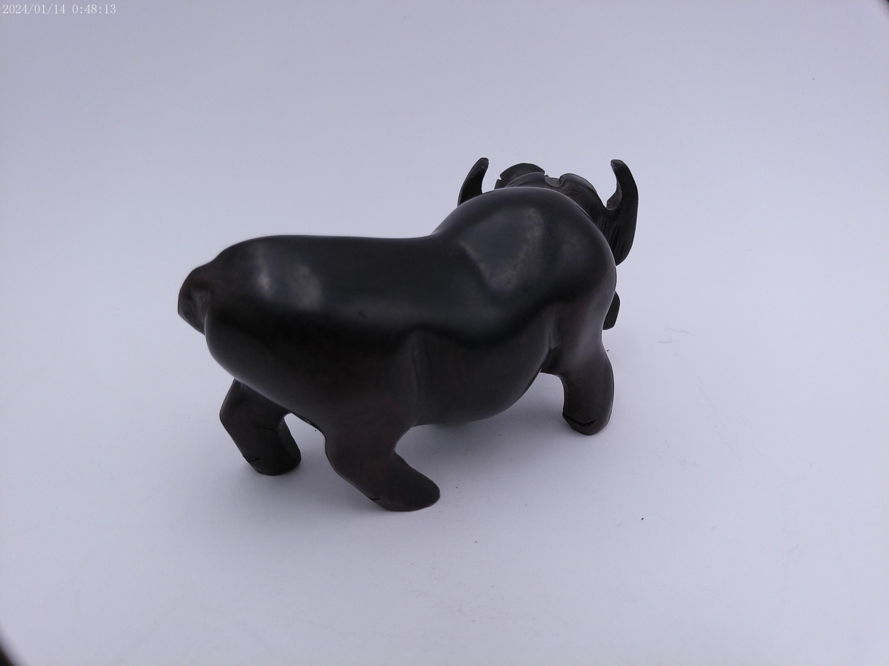 木彫りのミニチュアアフリカ水牛の像 - Etsy 日本
