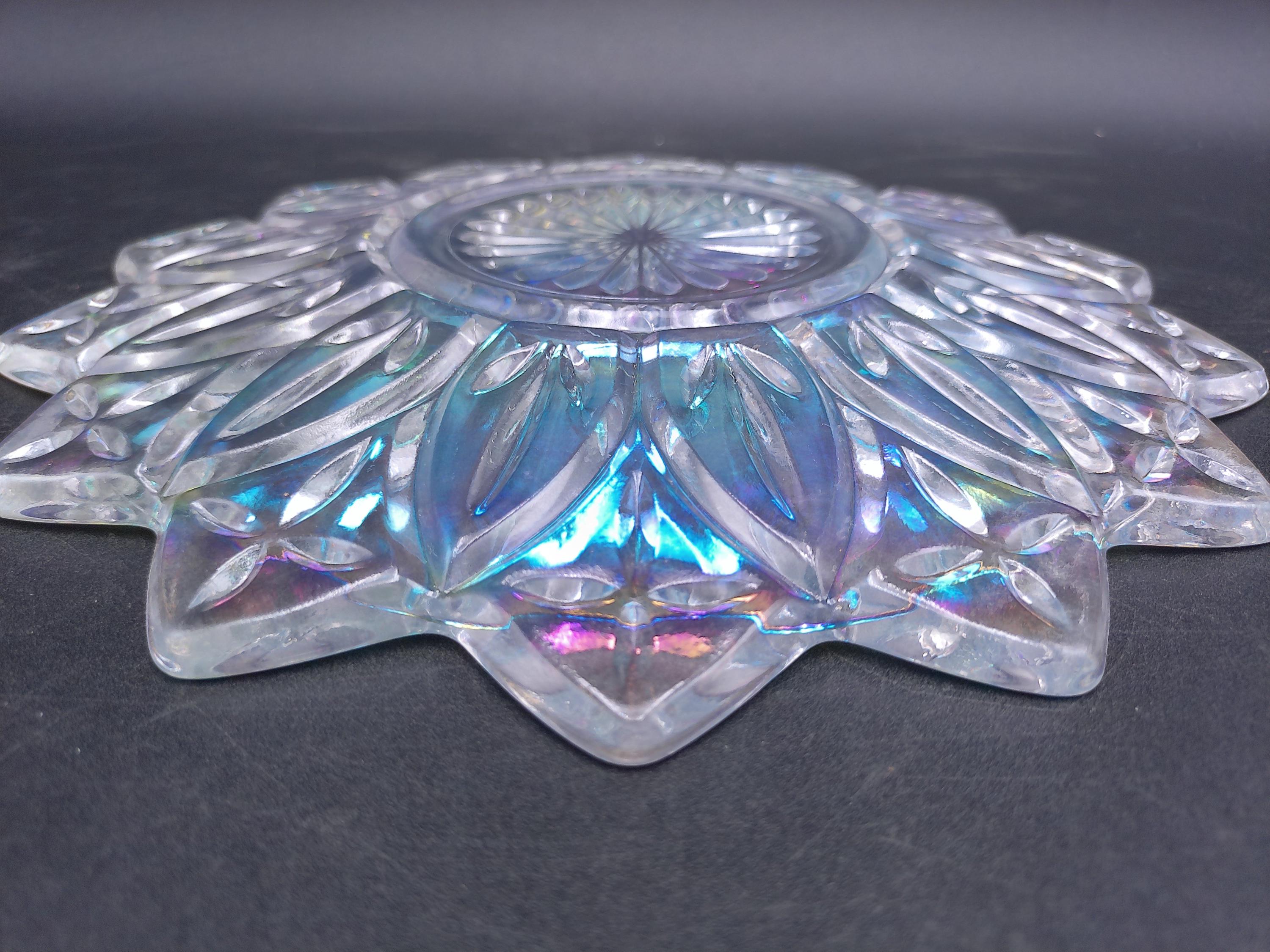 虹色のガラス製サービングボウル カーニバルガラス エッチングフラワー