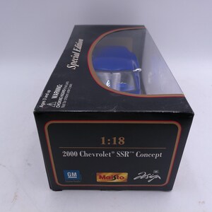 Maisto Special Edition 2000 Chevy SSR Concept Diecast Scale 1:18 image 5