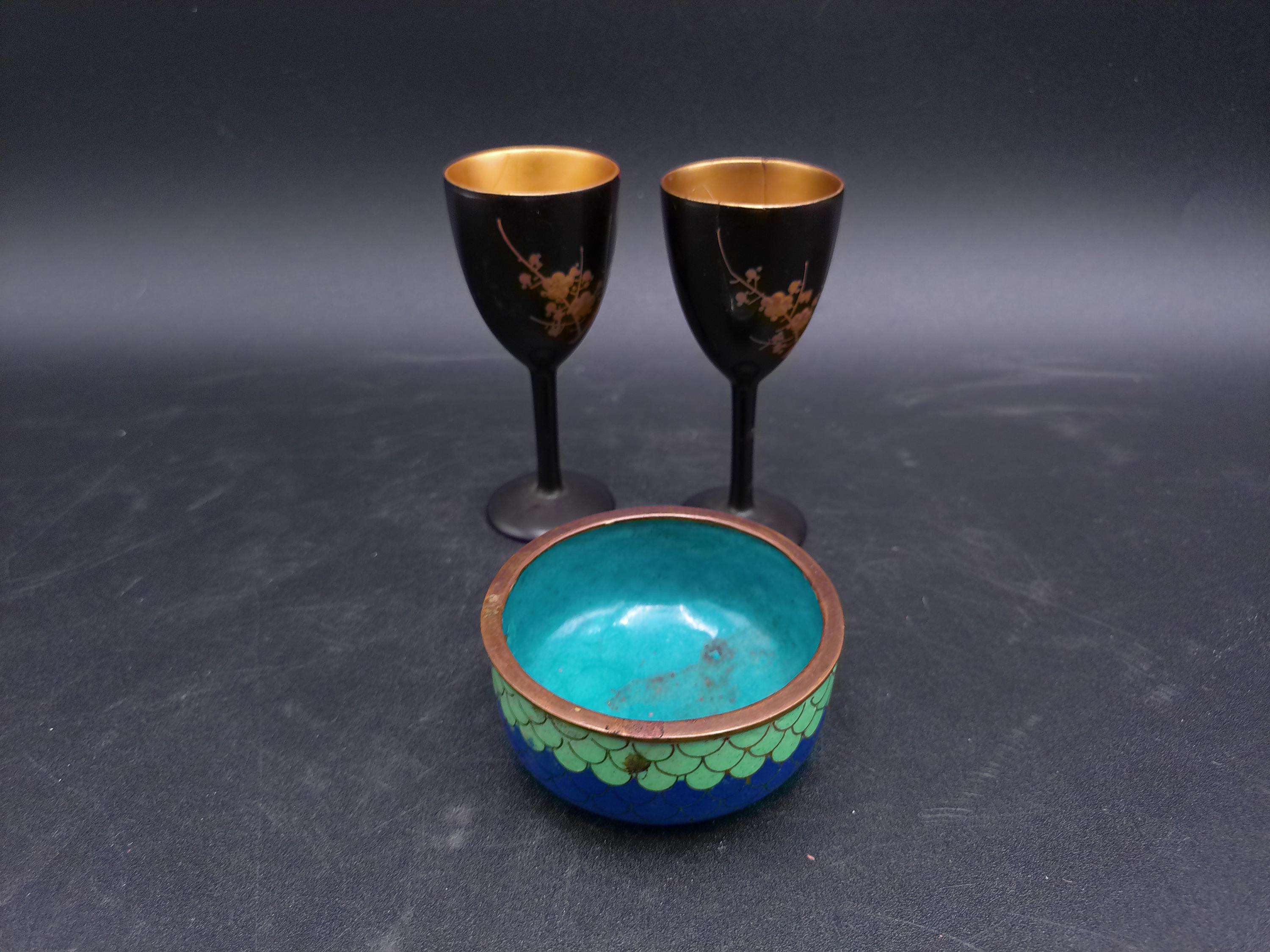 日本の金箔押し 尾長鶏 雄鶏 黒漆器 脚付きグラス ゴールド（24金箔