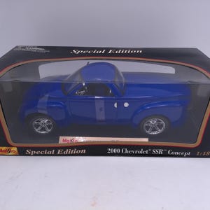 Maisto Special Edition 2000 Chevy SSR Concept Diecast Scale 1:18 image 2