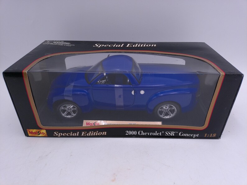 Maisto Special Edition 2000 Chevy SSR Concept Diecast Scale 1:18 image 2
