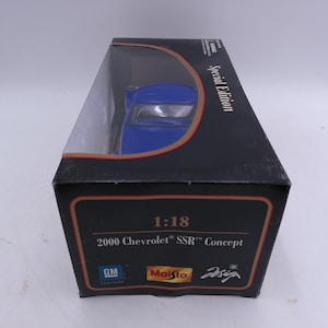 Maisto Special Edition 2000 Chevy SSR Concept Diecast Scale 1:18 image 3