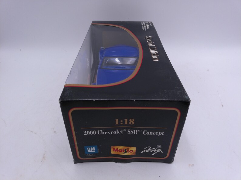 Maisto Special Edition 2000 Chevy SSR Concept Diecast Scale 1:18 image 3