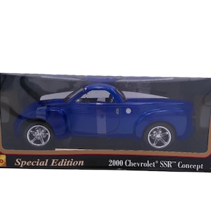 Maisto Special Edition 2000 Chevy SSR Concept Diecast Scale 1:18 image 1