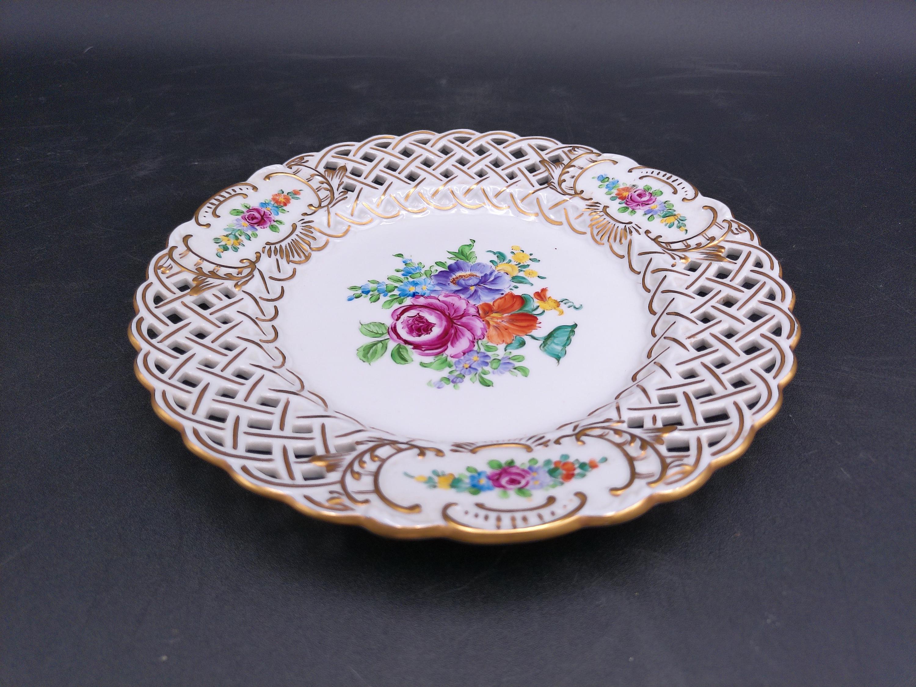 Dresden Germany 3連 磁器 プレート 花柄 金彩 Dresden Porcelain Plate Hand Painted Floral Design Gold Plated