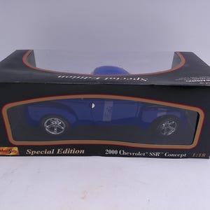 Maisto Special Edition 2000 Chevy SSR Concept Diecast Scale 1:18 image 4