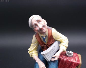 【希少】イタリアワイン HAND PAINTED 1978 杖を持つ陶器製の老人 Bruno Capodimonte Figurine Porcelain Old Man Newspapers No.1044 3D