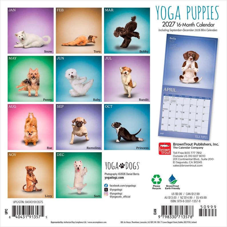 Może przedstawiać: 16-miesięczny kalendarz Yoga Puppies na 2027 rok z dwunastoma kwadratowymi panelami przedstawiającymi zdjęcia szczeniąt w r&oacute;żnych pozach jogi, w tym dużą stronę kwietniową z brązowo-białym szczeniakiem w pozycji medytacyjnej.