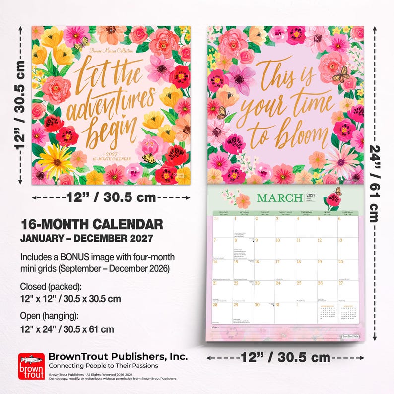 Pu&ograve; includere: Un calendario di 16 mesi per il 2027 con disegni floreali e citazioni ispiratrici. Chiuso, il calendario misura 30,5 x 30,5 cm, e aperto 30,5 x 61 cm. Include un'immagine bonus con mini griglie. Con il testo "Let the adventures begin".