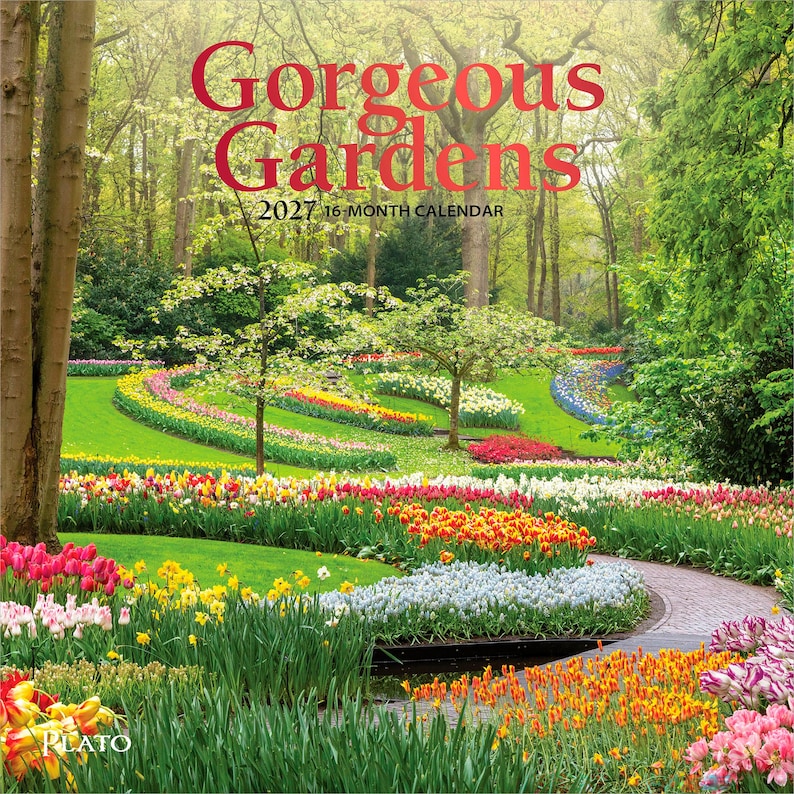 Pu&ograve; includere: Un calendario di 16 mesi per il 2027 intitolato Gorgeous Gardens che presenta una fotografia paesaggistica di un parco rigoglioso con sentieri tortuosi, prati verdi e vaste aiuole di tulipani colorati e fiori primaverili rossi, gialli e bianchi.