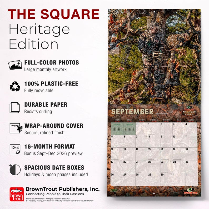以下が含まれることがあります： 「The Square Heritage Edition」と題された16ヶ月の壁掛けカレンダー。木の上で迷彩服を着たハンターのフルカラー写真が掲載されています。2026年9月のカレンダー、広い日付ボックス、プラスチック不使用の紙などの特徴が記載されています。