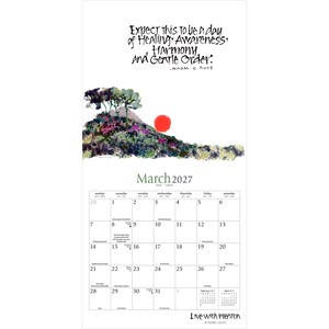 Pode incluir: Uma p&aacute;gina de calend&aacute;rio de parede de mar&ccedil;o de 2027 com uma ilustra&ccedil;&atilde;o em aquarela de uma colina com &aacute;rvores e um sol vermelho. O texto diz: Expect this to be a day of Healing, Awareness, Harmony and Gentle Order. - Naomi C. Rose. Live with Intention.
