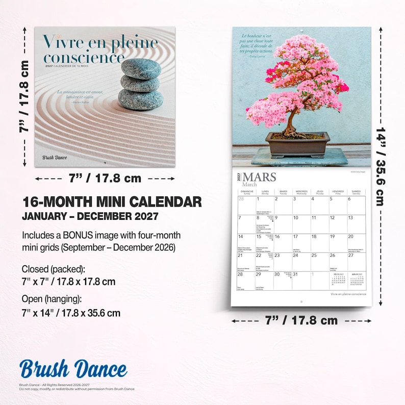 Peut inclure: Un mini calendrier de 16 mois pour 2027 intitul&eacute; Vivre en pleine conscience, avec des pierres empil&eacute;es sur la couverture et un bonsa&iuml; &agrave; fleurs roses pour mars. Il mesure 17,8 cm sur 17,8 cm ferm&eacute; et 17,8 cm sur 35,6 cm une fois ouvert.