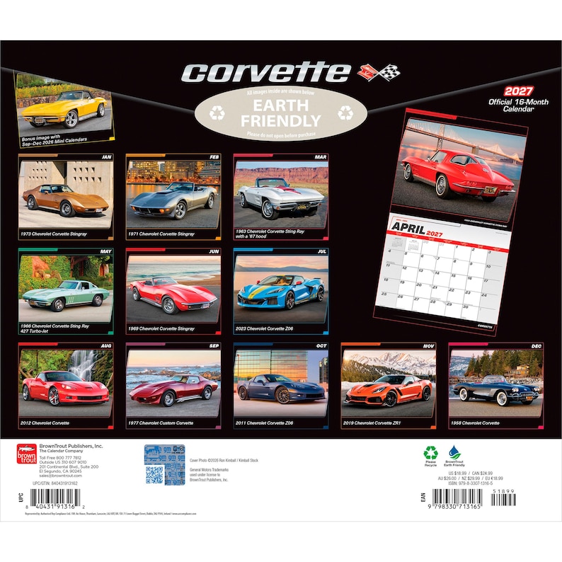 Peut inclure: Un calendrier mural Corvette 2027 de 16 mois pr&eacute;sentant douze mod&egrave;les diff&eacute;rents de Chevrolet Corvette de diverses ann&eacute;es. La couverture arri&egrave;re affiche une grille d'images de voitures, une page de calendrier d'avril 2027, du texte et des logos.