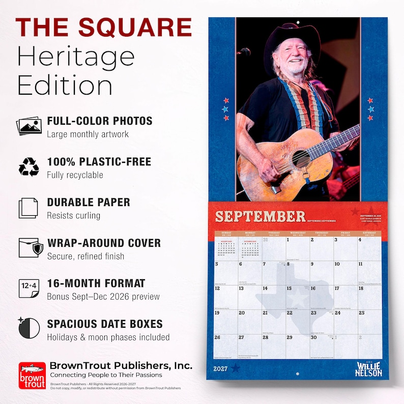 Op de afbeelding: Een kalender voor 2027 met een foto van Willie Nelson die gitaar speelt. De kalender heeft een blauwe en rode rand met de maand september. De kalender bevat de tekst "The Square Heritage Edition" en heeft full-color foto's, duurzaam papier en een omslag.