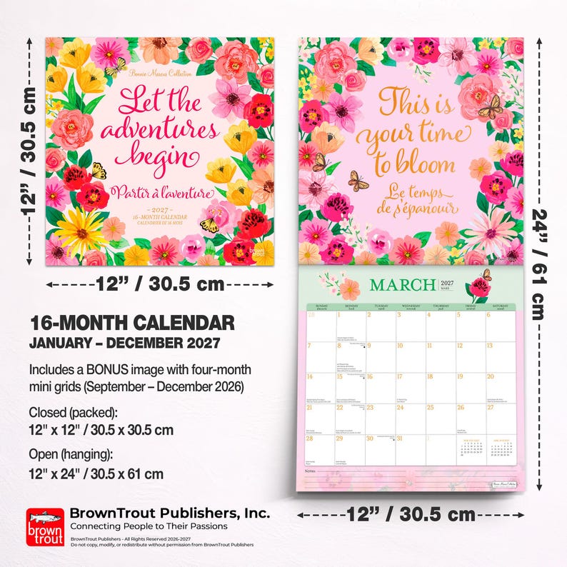 K&ouml;nnte beinhalten: Ein 16-Monats-Wandkalender f&uuml;r 2027, der geschlossen 30,5 cm mal 30,5 cm und offen 30,5 cm mal 61 cm misst. Das Cover zeigt Blumenillustrationen und den Text Let the adventures begin. Das Innere zeigt eine Monats&uuml;bersicht f&uuml;r M&auml;rz 2027.