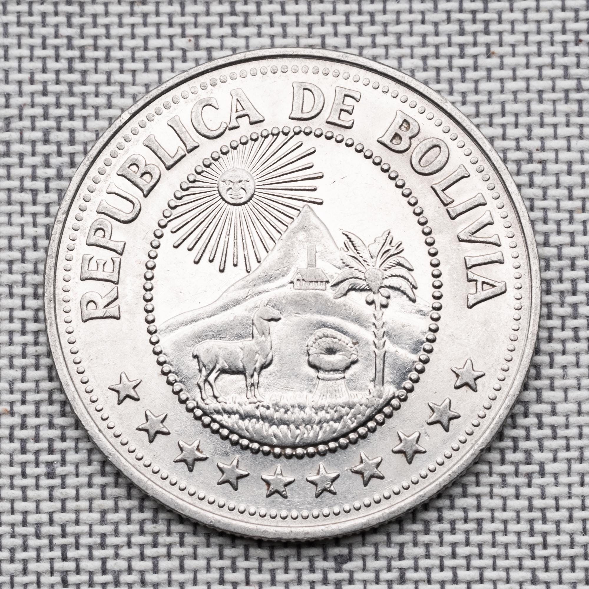 ボリビア　1ペソ 古銭  硬貨 大型銀貨 コレクション 外国古銭 ボリビア 5ペソ 1980年 XF – 大型ボリビア硬貨 – 南米 – 珍しい硬貨