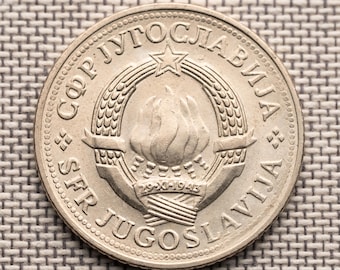 Stara Jugosławia 2 dinary 1981 – moneta XF – z kraju, który już nie istnieje – okres zimnej wojny – wyjątkowy prezent historyczny