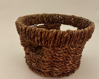 Cesta pequeña tejida con asas / Caja de almacenamiento redonda rústica de 7x4 / Cuenco multiusos de fibra natural / Organizador de estantes estilo bohemio / Decoración de estilo granja