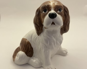 Cavalier King Charles Spaniel Figurine | Ceramic Dog Statue Home Decor | Blenheim Cavalier Collectible | Pet Lover Gift | Spaniel Sculpture