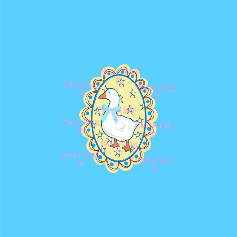 Puede incluir: Ilustraci&oacute;n de dibujos animados de un ganso blanco con pico y patas naranjas, con un lazo azul. El ganso est&aacute; dentro de un marco ovalado amarillo con estrellas azules y un borde festoneado, sobre un fondo azul claro.