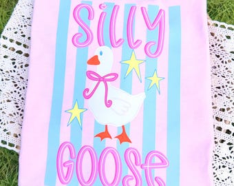 Silly Goose PNG, roze strikgans ontwerp, coquette esthetische afbeelding, schattige gans clipart, retro pastel dierlijke png, grillige digitale download