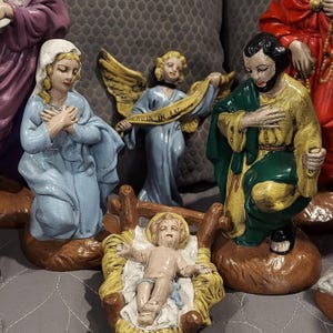 1970s Atlantic Mold 15 Piece Nativity Set Christmas Handpainted Ceramic Vintage