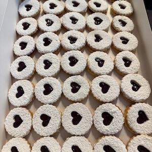 Homemade Linzer Cookies
