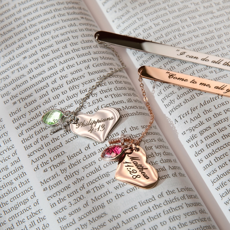 Custom birthstone bookmark, ideal for book lovers and bookworms. Perfect handmade gift for birthdays, Christmas, retirement, or as a bible bookmark. Thoughtful gift for her, mom, or him, combining personalization and practical style