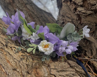 Corona de flores de seda del amanecer de la primavera - violeta