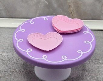 Platos de corazón en miniatura (juego de 4) – Escala 1:6 para casas de muñecas y Miniverse