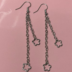 Chained Flowers, Lightweight dangle earrings, Flower Shaped, Rave, Festival