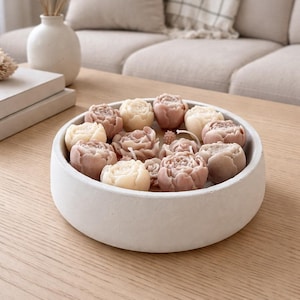 Große Beton Kerzenschale | Handmade Duftkerze mit Wachsdekoration |  Rosen Kerze | Skandi Deko | Kerzen Bowl | Geschenkidee | Candle
