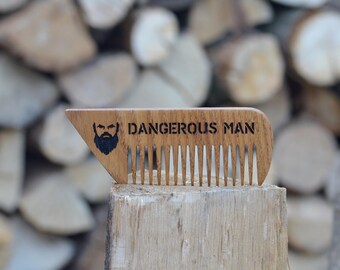 Personalisierter Holzbartkamm - Handgemachte Naturholzpflege