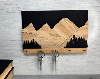 Rustikaler Schlüsselhalter aus Holz - Wandmontierter Schlüssel-Organizer, handgefertigtes Eingangsdekor, personalisiertes Holzgeschenk