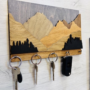 Wall-Mounted Wooden Key Rack – Customizable Key Organizer, Natural Wood Decor, Ideal for Home and Office, Custom Wooden Key Organizer