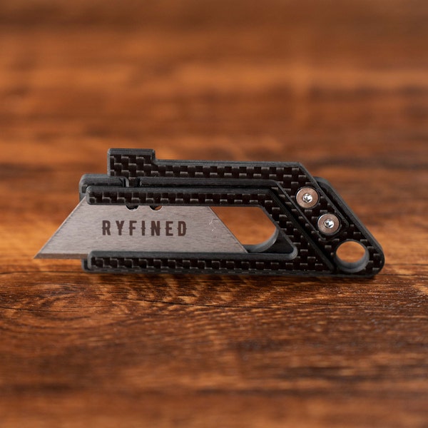 KUT (Keychain Utility Tool) | Carbon fiber keychain utility blade holder | Carbon Fiber stanley blade holder