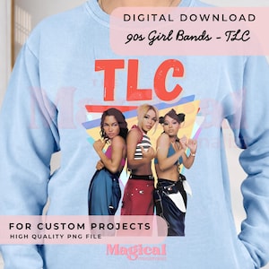 Puede incluir: Una sudadera azul claro con un estampado gráfico del grupo femenino de los 90 TLC. El diseño incluye el texto rojo TLC sobre una ilustración de las tres integrantes del grupo con un fondo triangular colorido. El texto dice DIGITAL DOWNLOAD 90s Girl Bands - TLC.