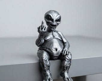 Dicke Alien-Figur zum Draufsetzen, lustige Alien-Statue, Alien-Deko mit Mittelfinger, Geschenk für UFO-Fans, außerirdische Schreibtisch- und Regaldekoration