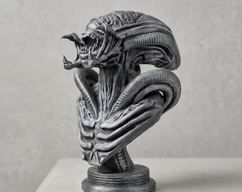 Alien Monster Bust Sculpture, Sci-Fi Horror Decor, Gothic Desk Art, Dark Fantasy Statue